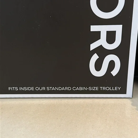 Michael Kors Cube Set Cases - Picture 7 of 8